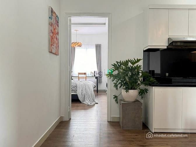 Nhà hàng - Khách sạn: Căn hộ 1 phòng ngủ cửa sổ lớn ngay viện Pasteur, nhà thờ T