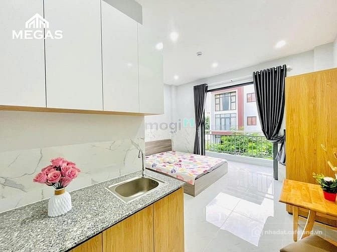 Nhà hàng - Khách sạn: Phòng ban công cực thoáng - ngay CitiSoho Quận 2