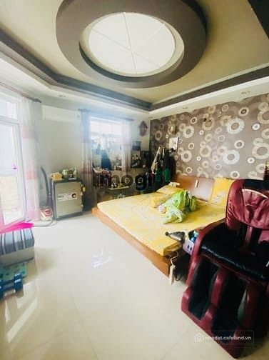 Bán nhà riêng: nhà đồng xoài phường 13 tân bình thông hoàng hoa thám 191m2 24 tỷ