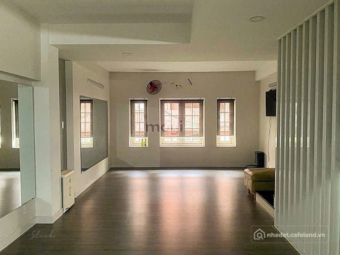 Bán nhà riêng: Siêu phẩm đồng xoài p13 tân bình 4.6x17m 6 tầng xe hơi ngủ giá tố