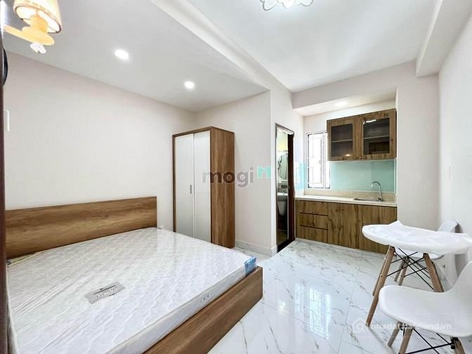 Phòng trọ: Phòng thoáng mát ngay khu Him Lam Sunrise City Quận 7