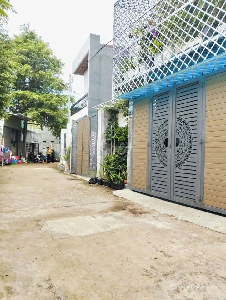 Bán đất thổ cư: Lô 2 mặt tiền TC 6*17m,Hẻm 24 Lương Thế Vinh,gần Eco Palace