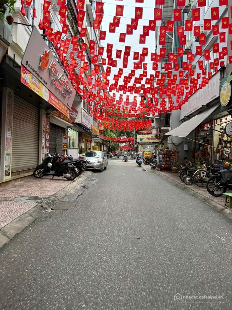 Bán nhà riêng: Bán nhà mặt ngõ 154 Ngọc Lâm. Nhà 5 tầng nở hậu đẹp. Ngõ kinh doa