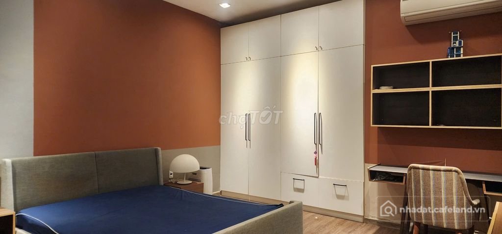 Nhà phố: cho thuê nhà 4 tầng đường ba đình sát nguyễn thị minh khai ngang 7m