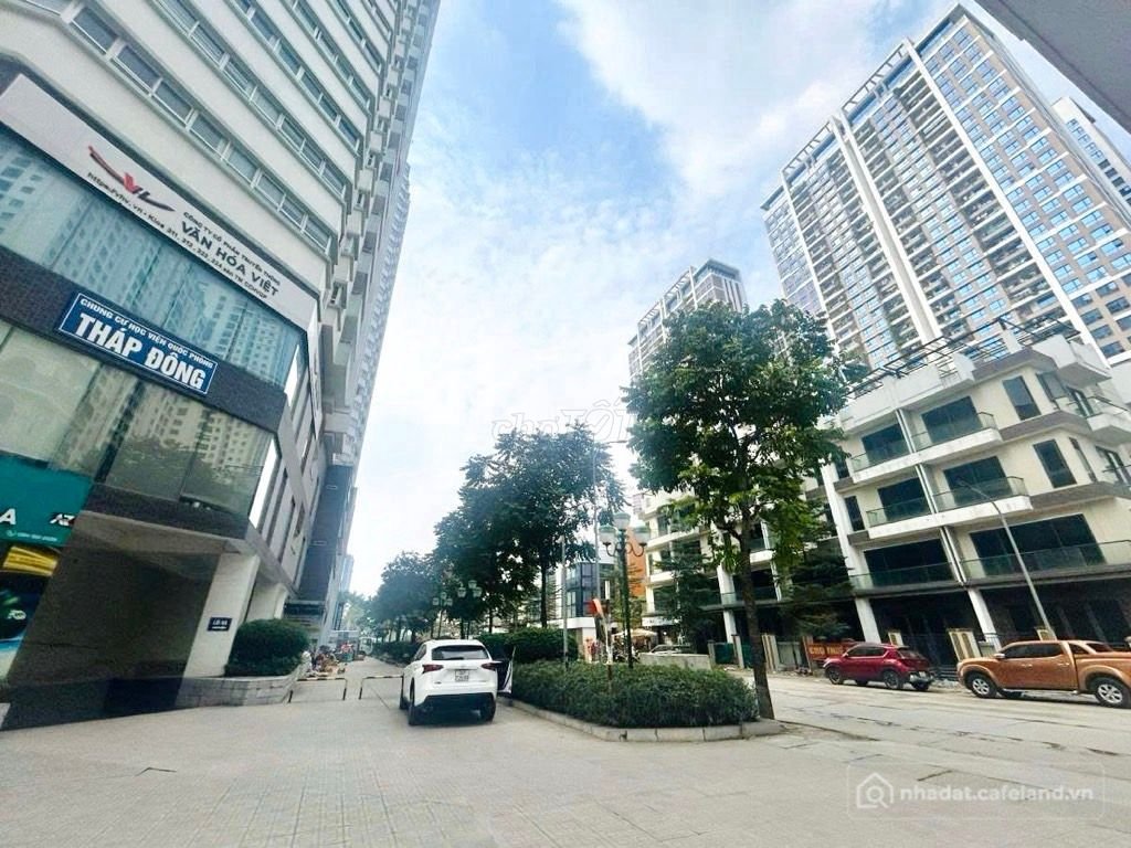 Bán căn hộ chung cư: Bán CCCC Học Viện Quốc Phòng - Hoàng Quốc Việt - 3pn 2vs đẹ