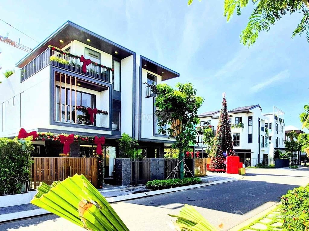 Bán nhà riêng: Nhà phố 3 tầng khu đô thị sinh thái La Home Liền kề TPHCM