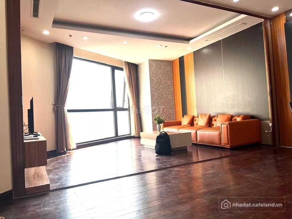 Căn hộ chung cư: Căn 110m2 2pn+ 2vs toà r2b royal city, view bể bơi, sân chơi