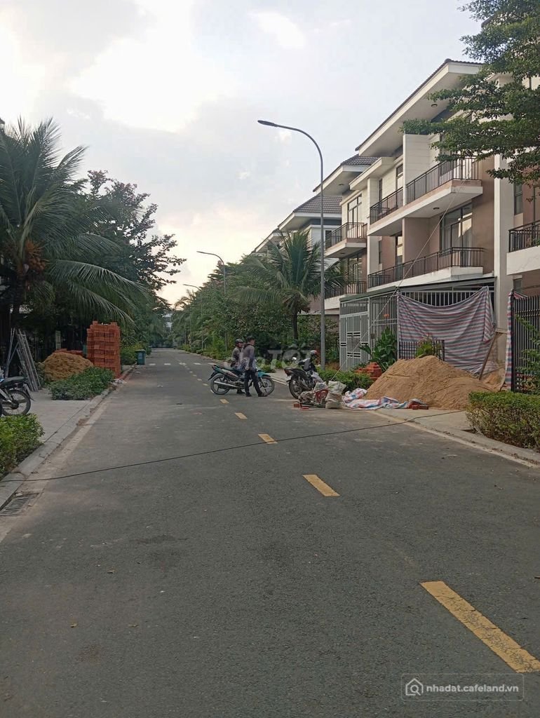 Bán nhà riêng: Cắt Lỗ Nhà Khu Đô Thị Phúc An villas city,Giáp Phan Văn Hớn Hóc M