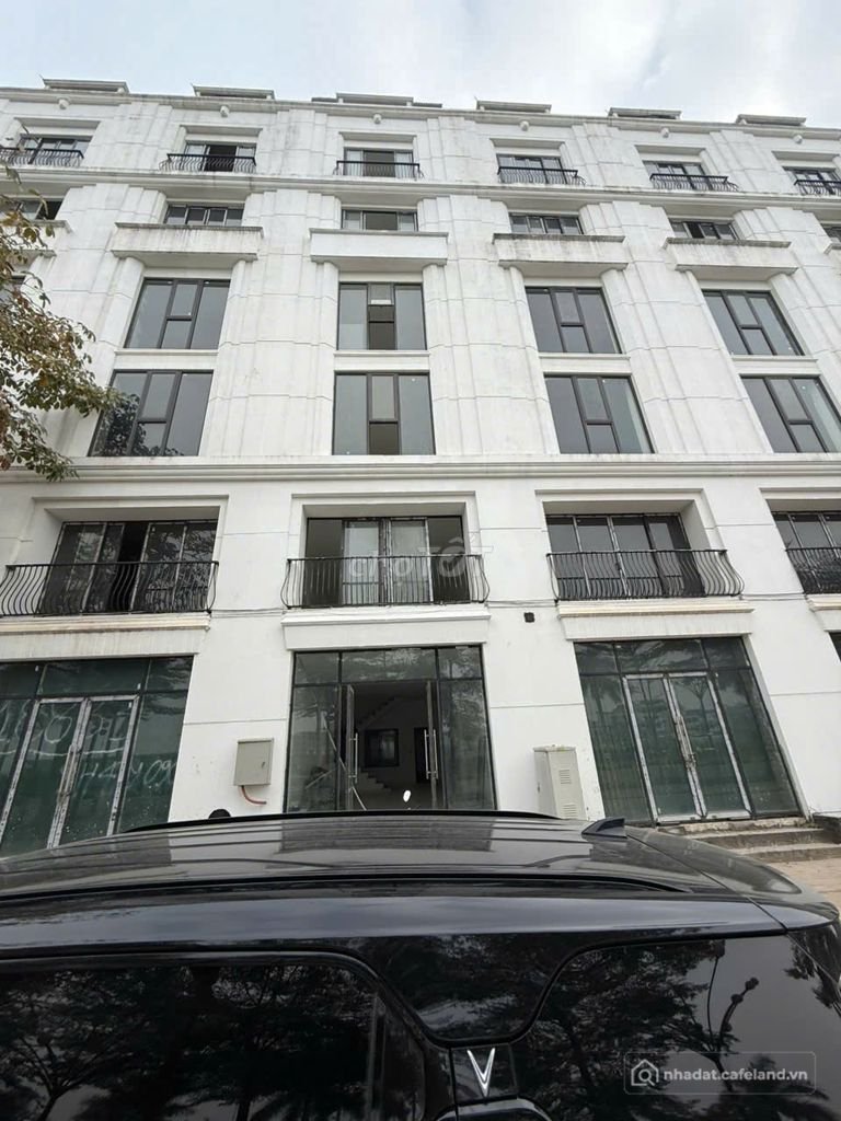 Nhà phố: Chính chủ cho thuê shophouse mặt đường 54m Cát Tường Smart city