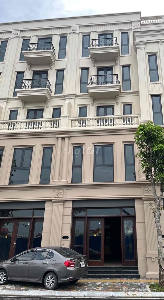 Nhà hàng - Khách sạn: Chính chủ bán lại nhà phố Thiên Nga Cổ Loa