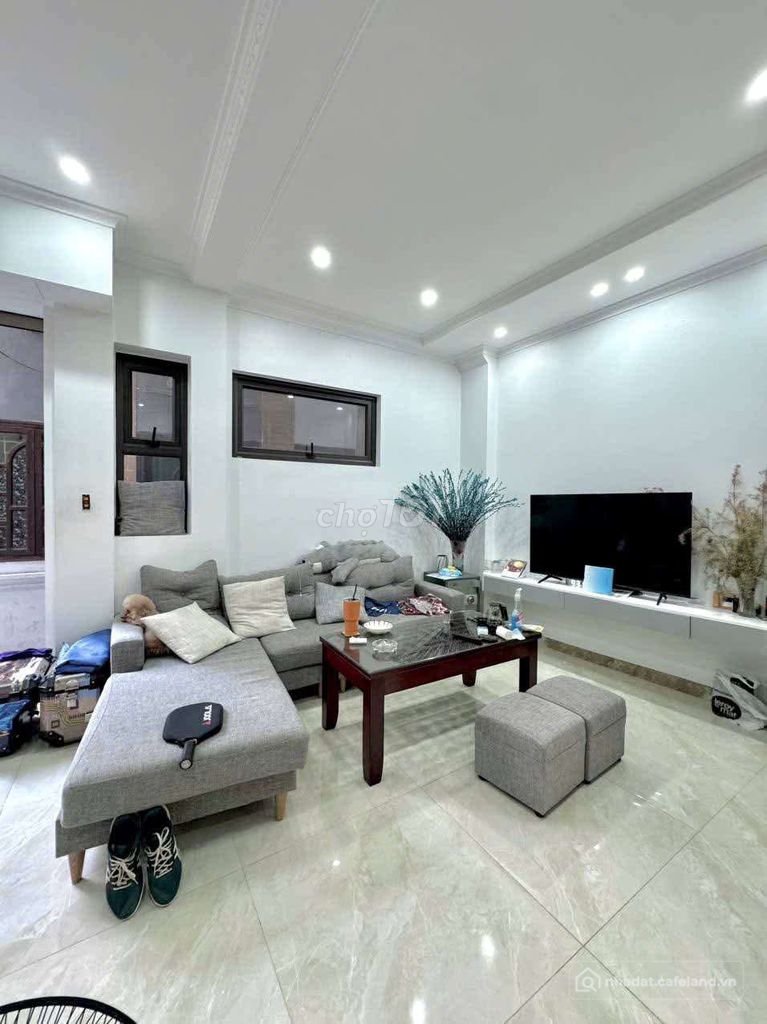 Biệt thự: Đỉnh! Hào Nam, 10m ra ô tô, ngõ thông, gần phố, 37m2*5 tằng