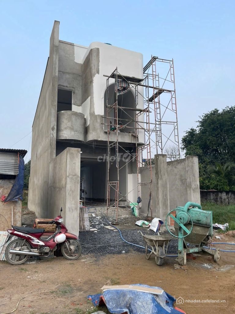 Bán nhà phố dự án: Bán nhà Lộc An Long Thành 1 trệt 1 lầu, sân ô tô, gần sân bay