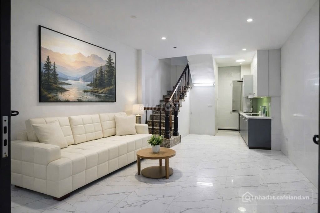 Bán nhà riêng: Mặt ngõ Ngọc Lâm, 8m ra mặt phố, 5 ngủ. Chỉ 7.2 tỷ, sổ đẹp