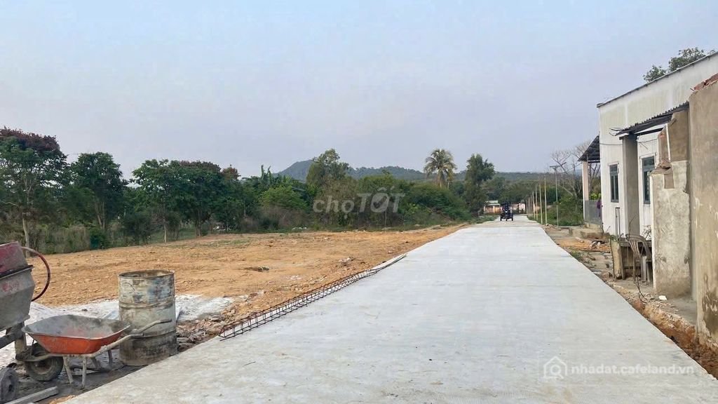 Bán đất thổ cư: Bán đất thổ cư kp búng gội, phú quốc, vài triệu 1m2 ạ