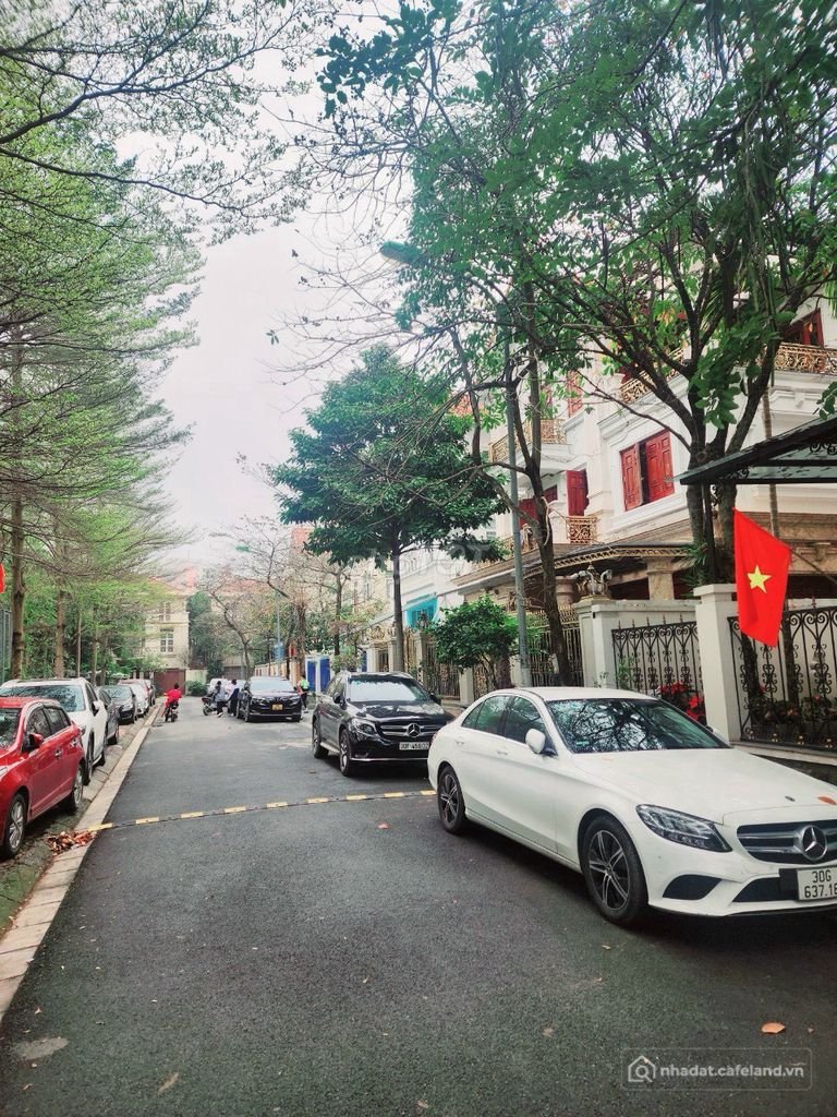 Mặt bằng: Cho thuê BT Làng Việt Kiều Châu Âu, giá thỏa thuận, 150m2.