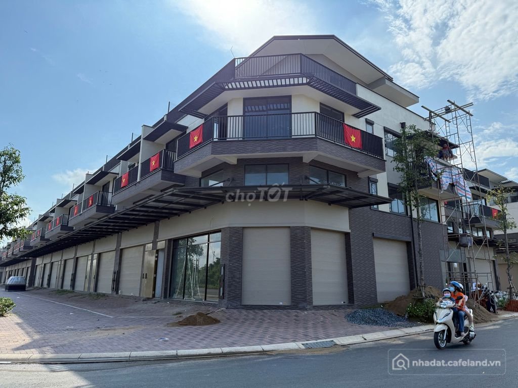 Bán nhà riêng: Shophouse Nam Long II Central Lake giá chỉ từ 7,1- 9,1 tỷ