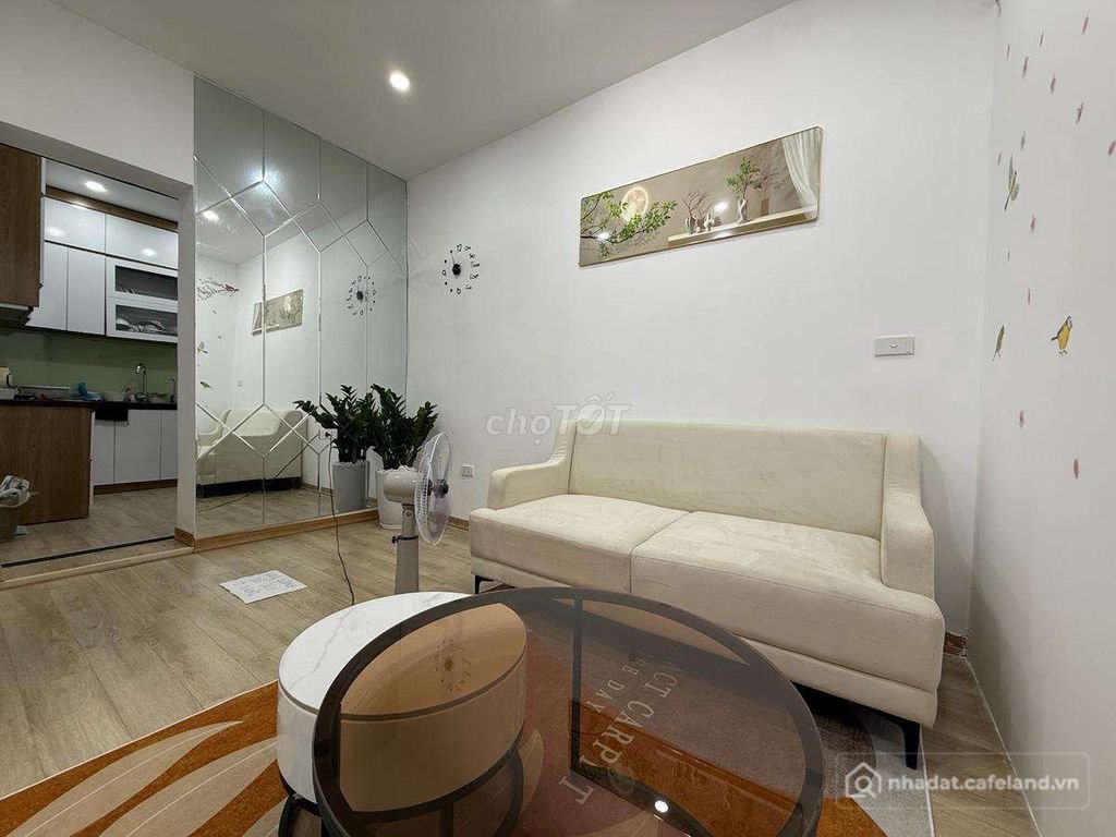 Bán căn hộ chung cư: Siêu hiếm! TT phố Đại La 68M2 2Ngủ, KD full nội thất, bãi ô