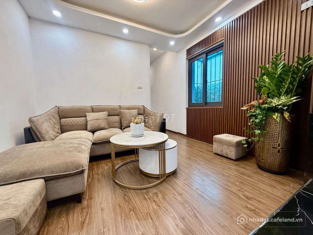 Bán căn hộ chung cư: Em tôi nhờ bán căn TT Kim Ngưu, Hinode City, Lô góc 80m 3 n