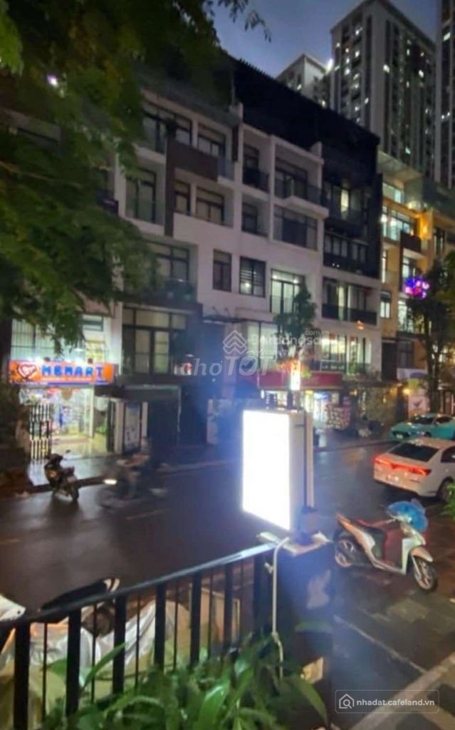 Bán nhà phố dự án: Tôi cần bán nhà Liền Kề HDMoon Mon City Mỹ Đình . 5tầng thang