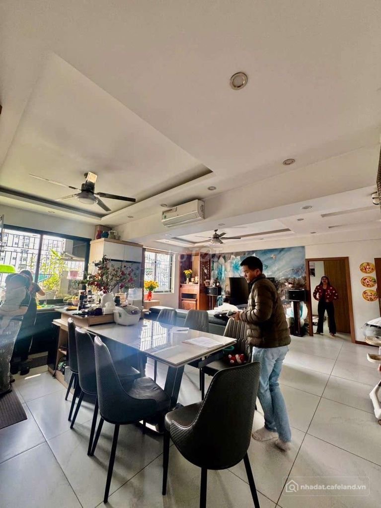 Bán căn hộ chung cư: Căn hộ chung cư 106m .3 ngủ. Ngõ 168 nguyễn xiển Thanh xuân