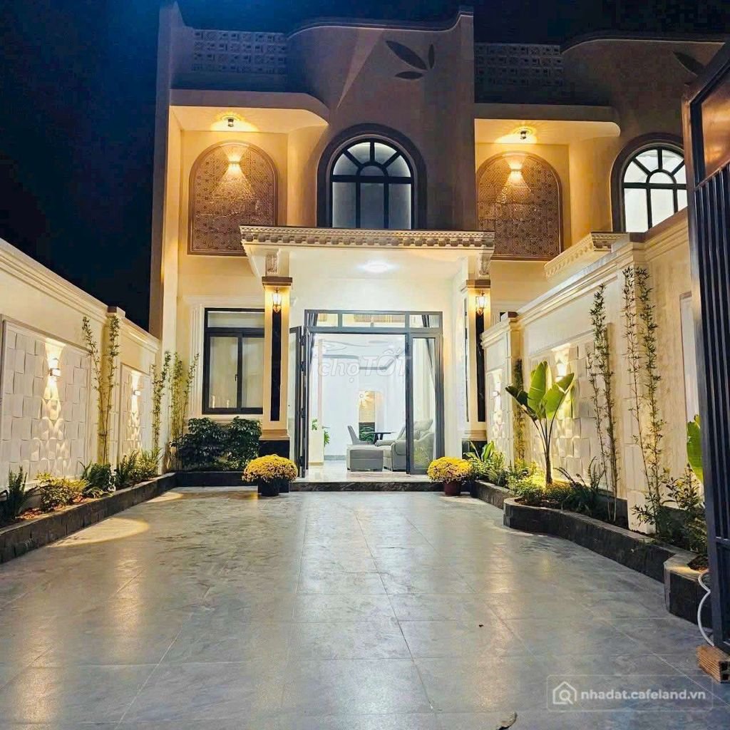 Biệt thự: 2 căn liền kề Khu Công Nghiệp Giao Long Bến Tre