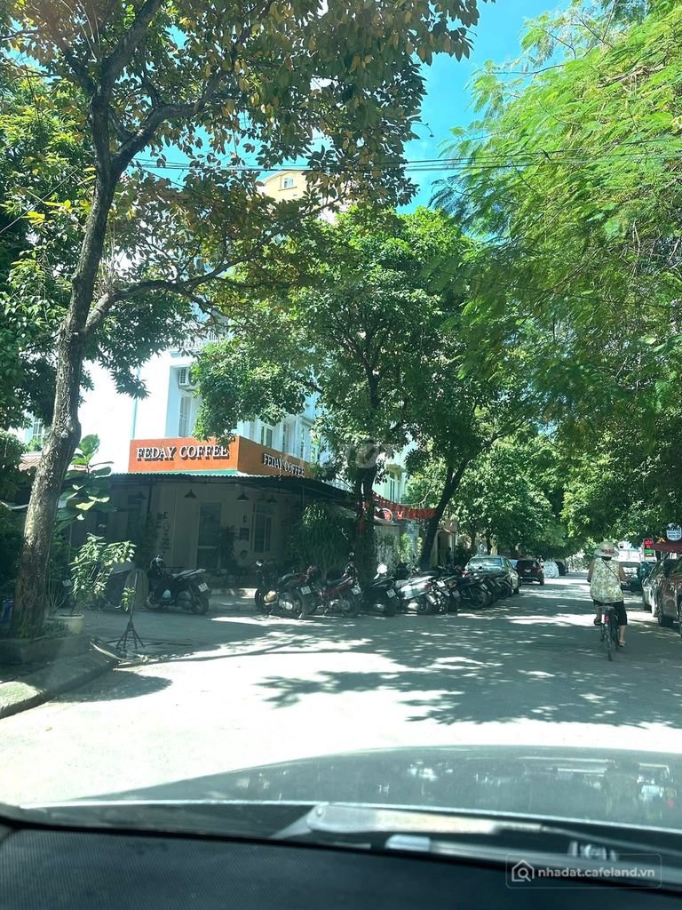 Bán nhà riêng: BÁN GẤP  BIỆT THƯ LÔ GÓC KĐT MỄ TRÌ THƯỢNG 121M2 X 4 TẦNG MT22M 4