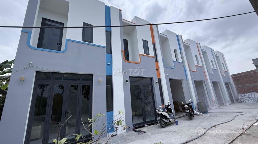 Bán nhà riêng: Dãy Nhà Phố Giá Công Nhân gần Chợ Gò Đen _ Qlo1A Quá Hot