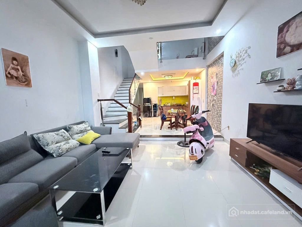 Nhà phố: Cho thuê nhà 3 tầng FULL  , khu đô thị sinh thái Hoà Xuân