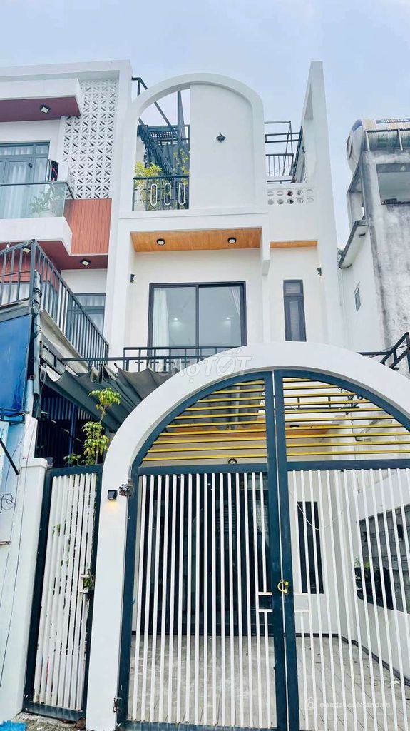 Bán nhà riêng: Nhà mặt tiền Đào Sư Tích, 3 Tầng, 3 Phòng Ngủ - Giá 6,3 Tỷ