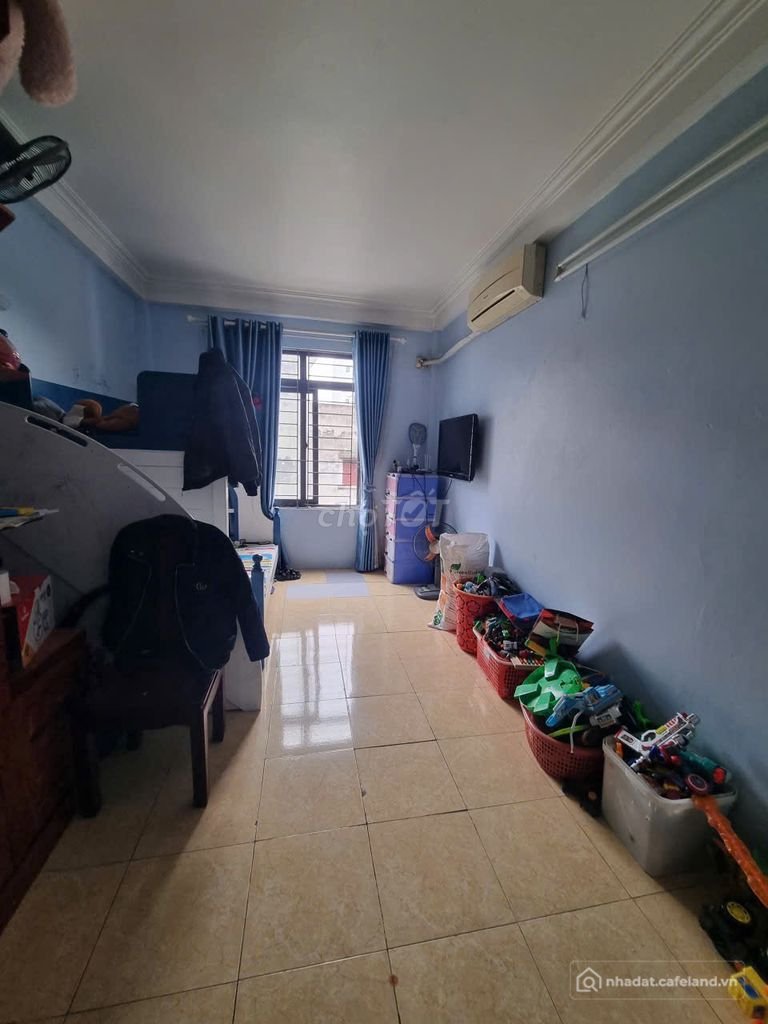 Biệt thự: Cần tiền bán gấp nhà đẹp 4 tầng Thịnh Liệt, Hoàng Mai. Giá chỉ 5,6 tỷ