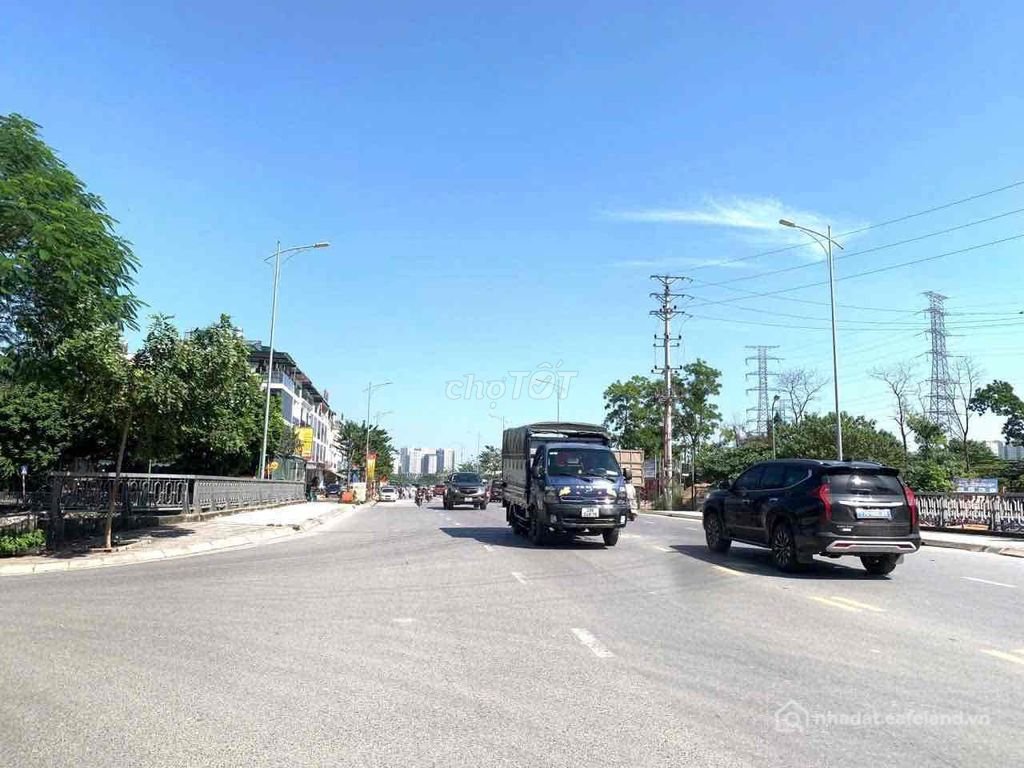 Biệt thự:  THỊNH LIỆT – Ô TÔ ĐỖ CỬA 