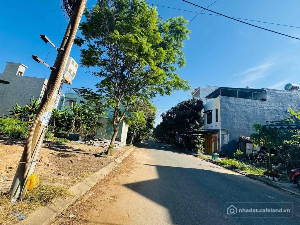 Bán đất nền dự án: Bán lô đất đường Tùng Thiện Vương - khu đô thị Nam Việt Á - Đ