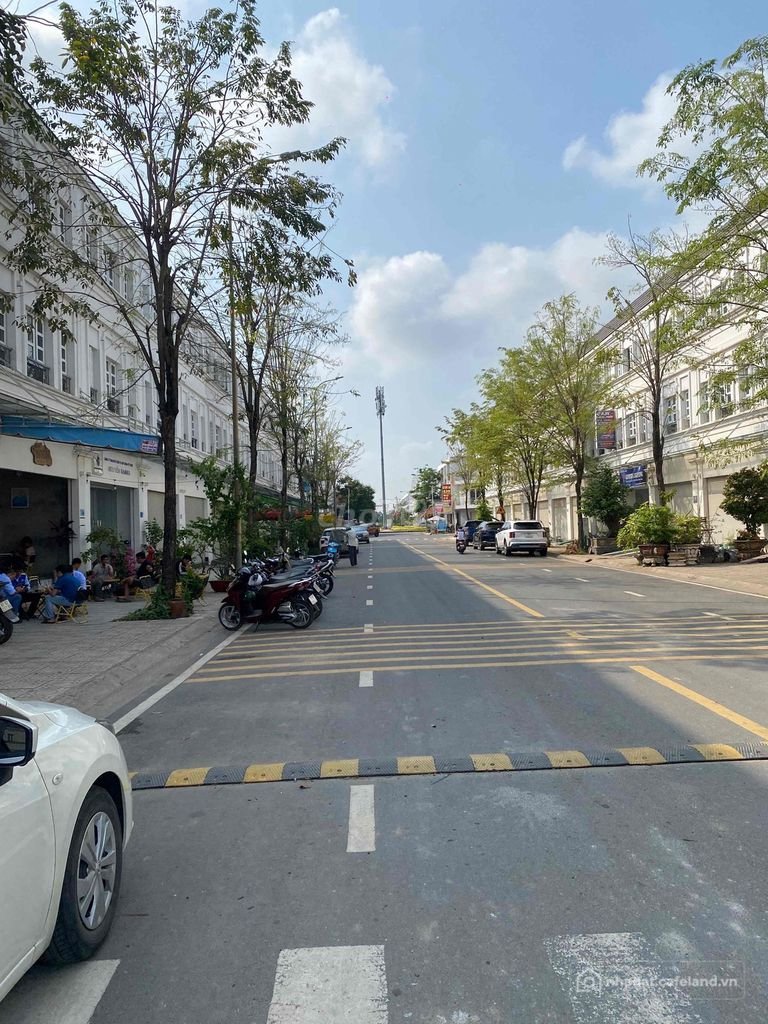 Nhà phố: Cho Thuê Nhà Phố 1 Trệt 2 Lầu KDC Thăng Long Home Hiệp Phước