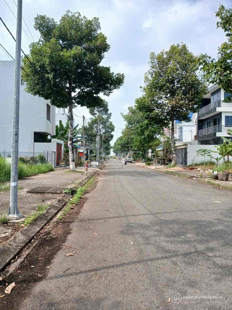 Bán đất thổ cư: CẮT LỔ NỀN ĐẤT KHU STELLA MEGA CITY ĐƯỜNG NGUYỄN CHÁNH TÂM