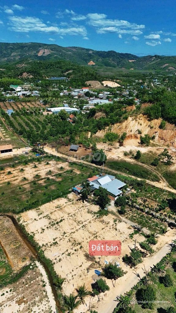 Bán đất nông, lâm nghiệp: Đất đẹp cạnh DT725 – Khu dân cư – Thổ cư sẵn – Giá đầu