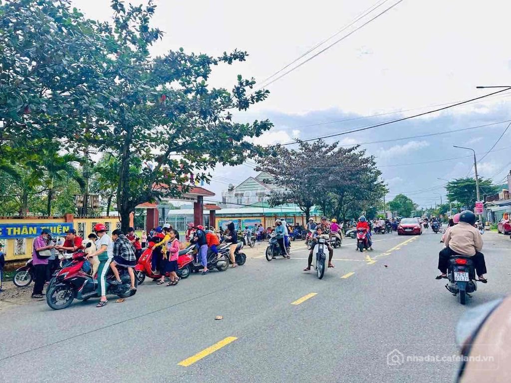 Bán đất thổ cư: 200m đg thăng long. view sông. cách trung tp 7km