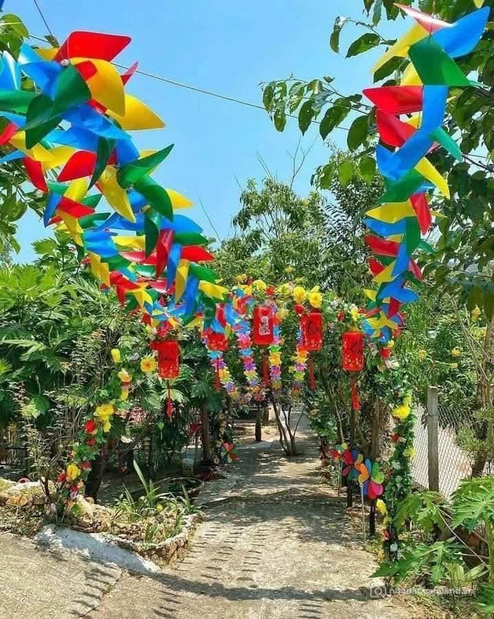 Bán đất thổ cư: Bán lô đất Long Vân view sông giá 5, 4 tỉ