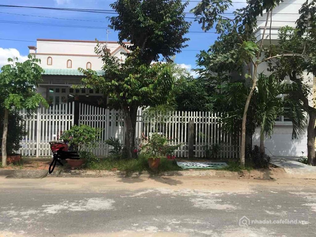 Bán nhà riêng: Nhà ở khu Đô Thị Cao Cấp Sao Mai