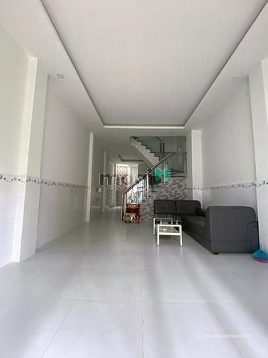 Bán nhà riêng: Bán Nhà Phân Lô Long Trường TĐ - 3 Tầng HC - Đường 6m - Giá 5.2 T