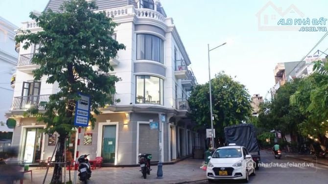 Bán nhà riêng: Bán Shophouse 4 tầng TTTM Vincom Plaza Quảng Ngãi