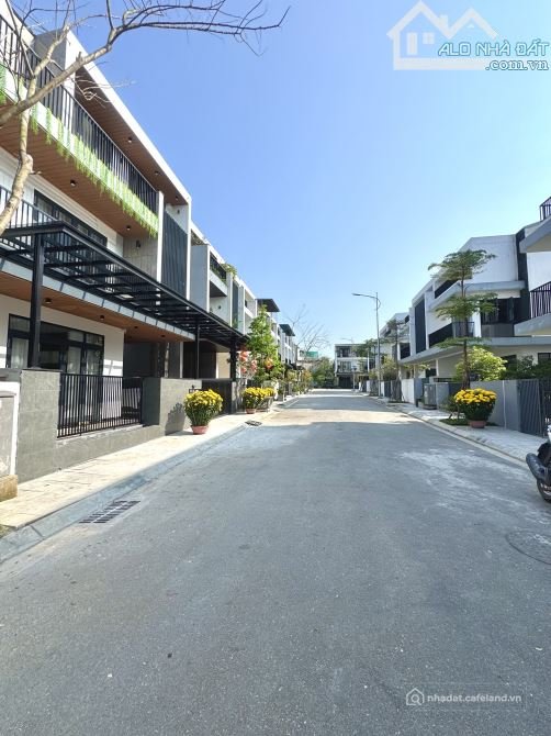 Bán biệt thự: Chỉ còn 1 căn duy nhất biệt thự 3 tầng 174m2 Trần Thái Tông, Thành