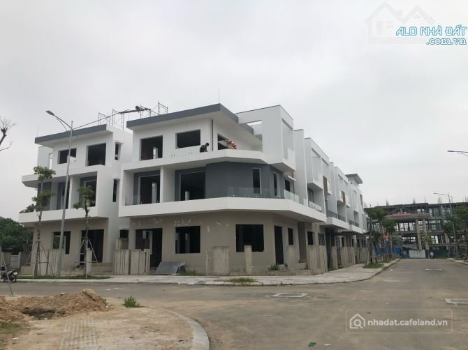 Bán biệt thự: NHÀ 3 TẦNG HOÀNG QUỐC VIỆT, CÁCH AEON MALL 300M - 6,1X TỶ