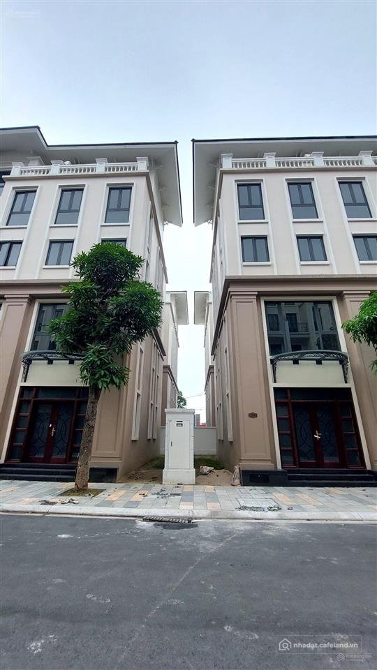 Bán nhà riêng: Cần tiền bán gấp căn xẻ khe thời đại 90m2,hoàn thiện full 5 tầng,