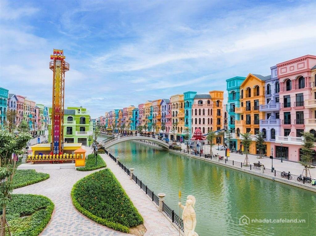 Bán nhà riêng: Chính chủ bán shop mega grand world hà nội venice mặt sông vocp3 
