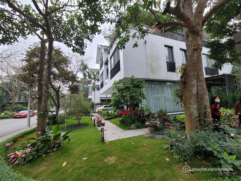 Bán nhà riêng: Chính chủ bán biệt thự đơn lập park river ecopark. hải 0704 725 *