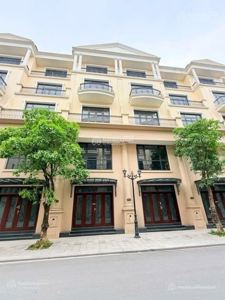 Bán nhà riêng: Chính chủ cần bán căn liền kề 70 m2 . đảo dừa phân khu vip. cam k