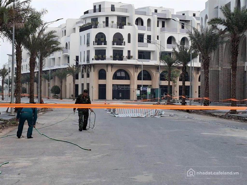 Bán nhà riêng: Bán lk vaquarius văn giang dt 90m2 xây 4.5 tầng giá 14.5 tỷ bp