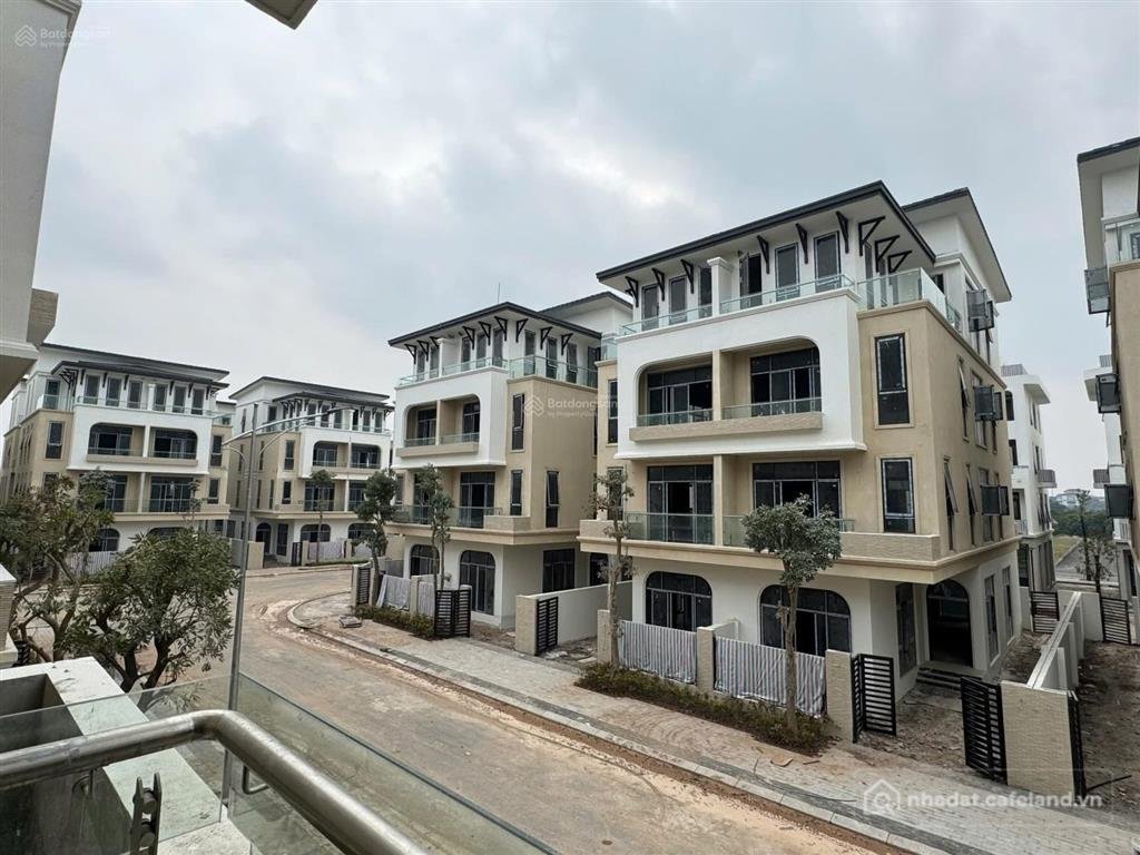 Bán nhà riêng: Bán biệt thự vaquarius văn giang dt 136m2 đã nhận nhà, xây 4 tầng