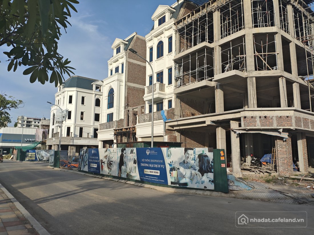 Bán nhà riêng: Nhà 5 tầng Thái Bình Diamond city vị trí lõi trung tâm phường Trầ