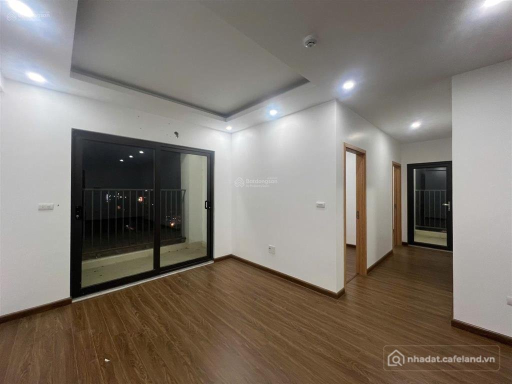 Bán căn hộ chung cư: Chính chủ cần bán căn 3pn hướng nam. giá 2,2 tỷ bao phí. cầ